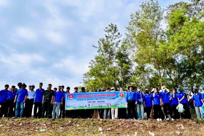 TUỔI TRẺ TRƯỜNG THPT EA SÚP RA QUÂN THỰC HIỆN “NGÀY CHỦ NHẬT XANH” THIẾT THỰC KỶ NIỆM 136 NĂM NGÀY SINH CHỦ TỊCH HỒ CHÍ MINH